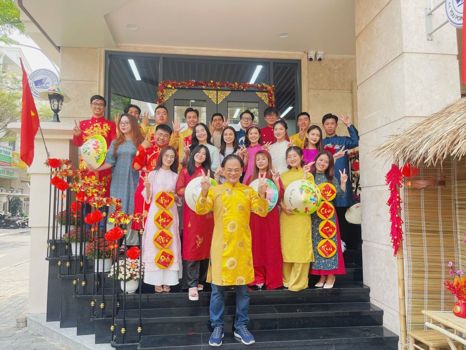 chào Xuân Ất Tỵ